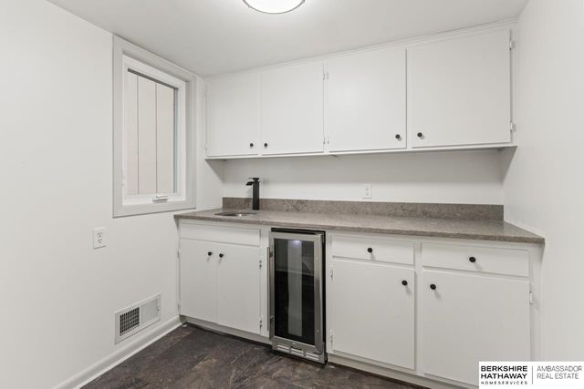 3605 S 94th Street, Omaha, NE 68124