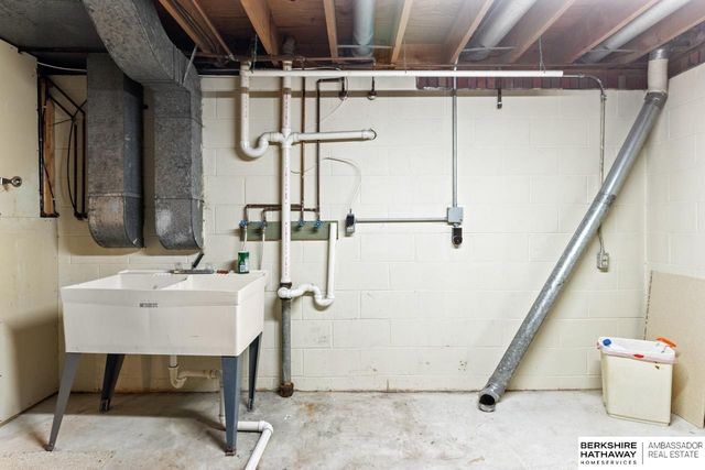 3605 S 94th Street, Omaha, NE 68124