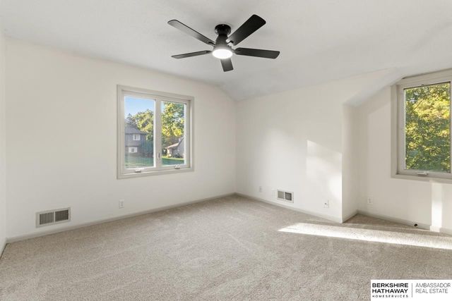 3605 S 94th Street, Omaha, NE 68124