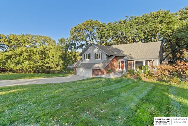 3605 S 94th Street, Omaha, NE 68124