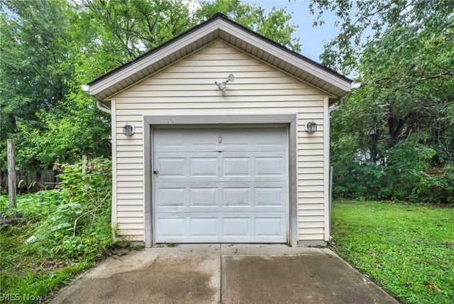 645 Eddy Road, Cleveland, OH 44108