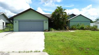 127 SE 12th PL, Cape Coral, FL 33990
