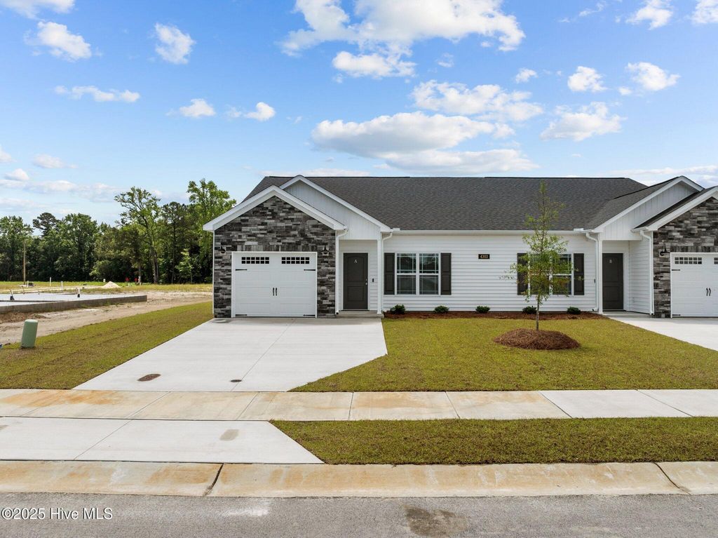 4228 Laurel Ridge Drive B, Greenville, NC 27834