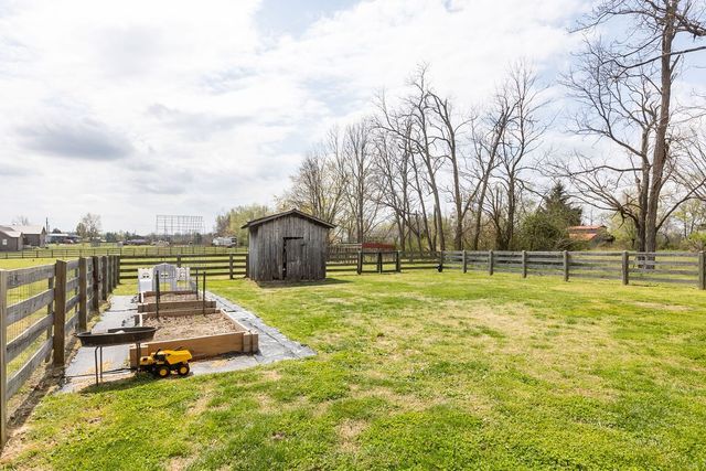 335 N Centerpoint Rd, Portland, TN 37148