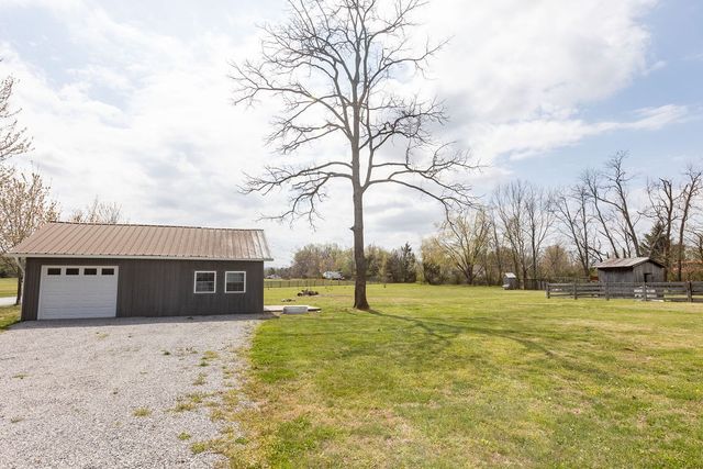 335 N Centerpoint Rd, Portland, TN 37148