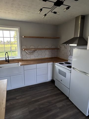 335 N Centerpoint Rd, Portland, TN 37148