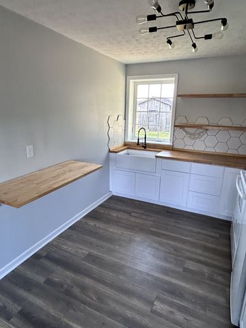 335 N Centerpoint Rd, Portland, TN 37148