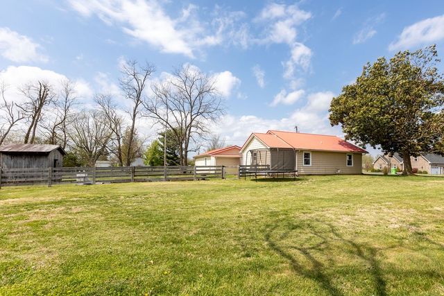 335 N Centerpoint Rd, Portland, TN 37148