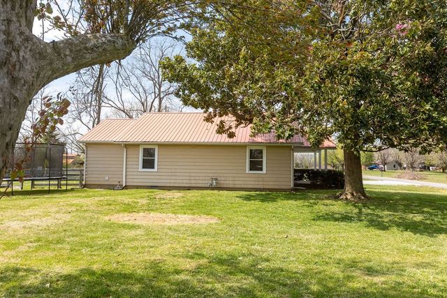 335 N Centerpoint Rd, Portland, TN 37148