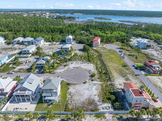 800 Sailfish Ct, Perdido Key, FL 32507