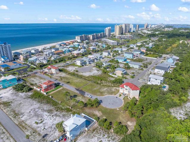 800 Sailfish Ct, Perdido Key, FL 32507