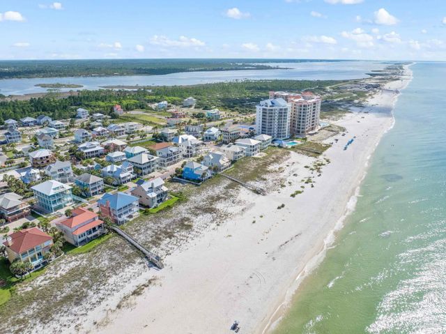 800 Sailfish Ct, Perdido Key, FL 32507