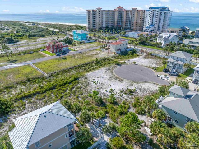800 Sailfish Ct, Perdido Key, FL 32507