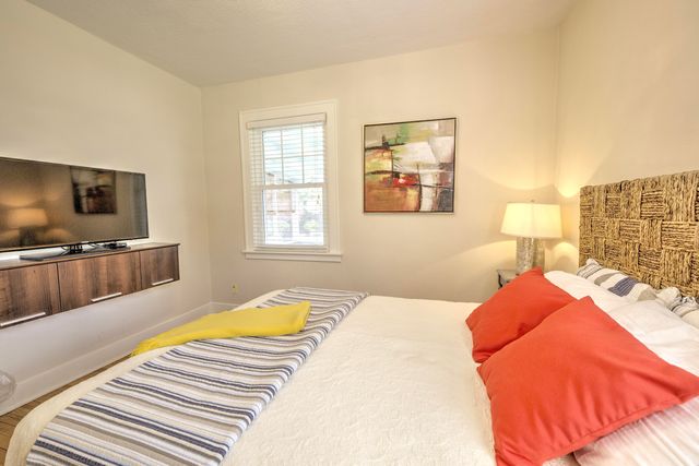 314 Van Buren Street, South Haven City, MI 49090