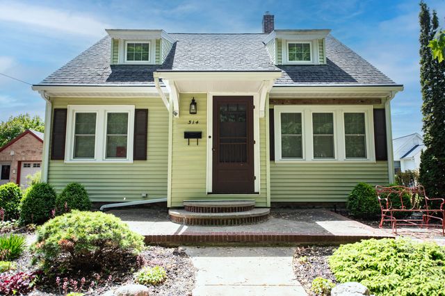 314 Van Buren Street, South Haven City, MI 49090