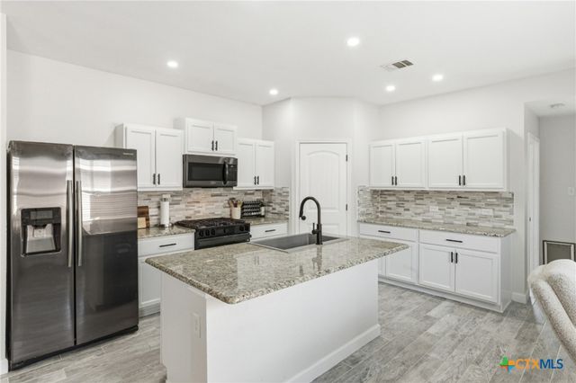 175 Lake Glen, San Marcos, TX 78666