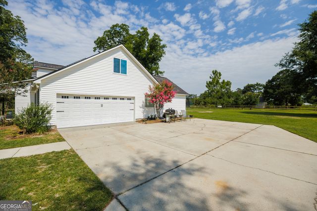 5681 Upper New Bethel Road, Ray City, GA 31645