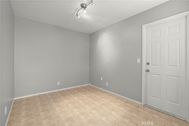 11730 Oak, Apple Valley, CA 92308