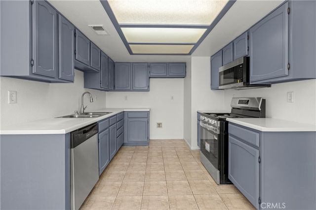 11730 Oak, Apple Valley, CA 92308