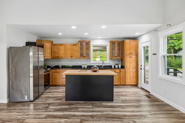 2632 Owens Dr, Santa Fe, TN 38482
