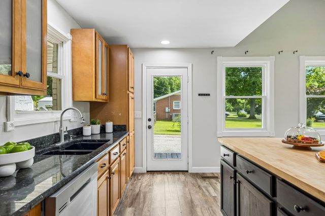 2632 Owens Dr, Santa Fe, TN 38482