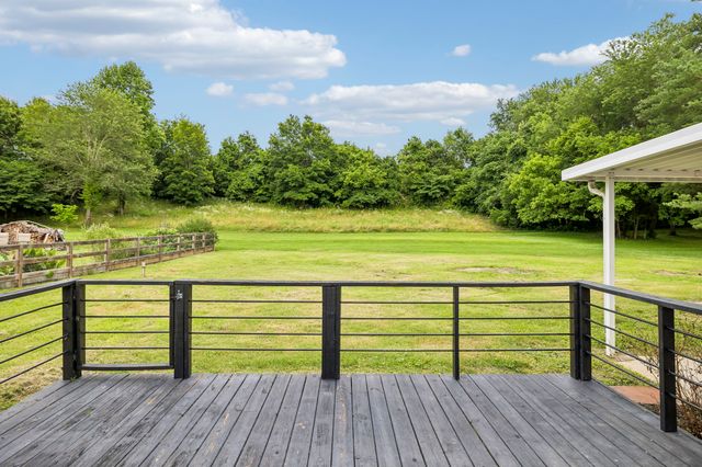 2632 Owens Dr, Santa Fe, TN 38482