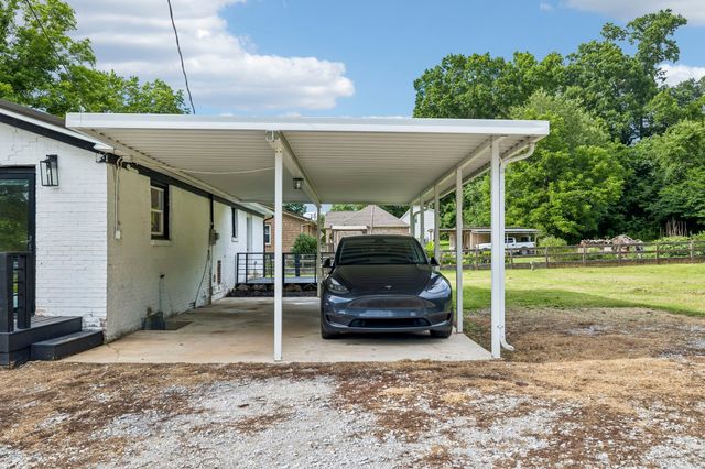 2632 Owens Dr, Santa Fe, TN 38482