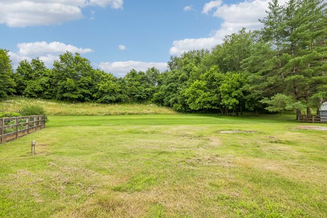 2632 Owens Dr, Santa Fe, TN 38482