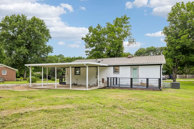 2632 Owens Dr, Santa Fe, TN 38482