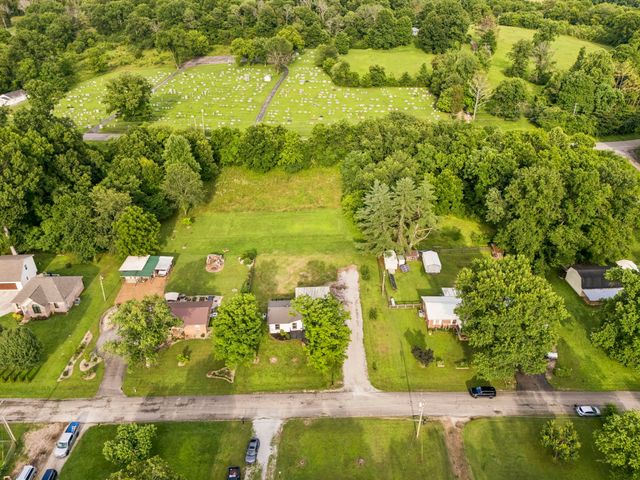 2632 Owens Dr, Santa Fe, TN 38482