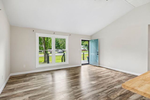 2632 Owens Dr, Santa Fe, TN 38482