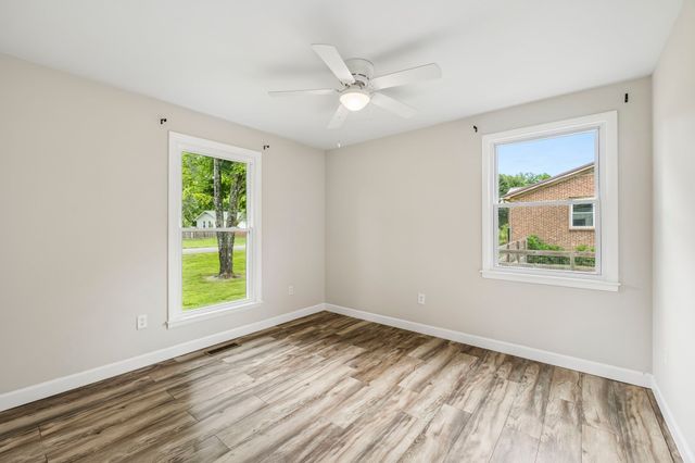2632 Owens Dr, Santa Fe, TN 38482