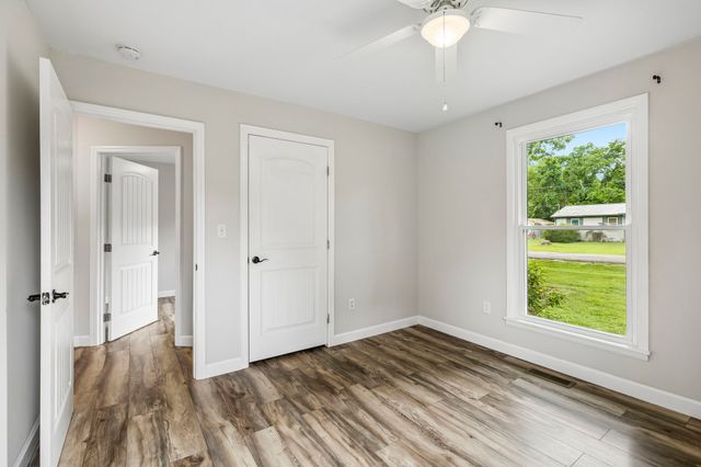 2632 Owens Dr, Santa Fe, TN 38482