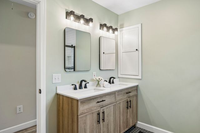 2632 Owens Dr, Santa Fe, TN 38482