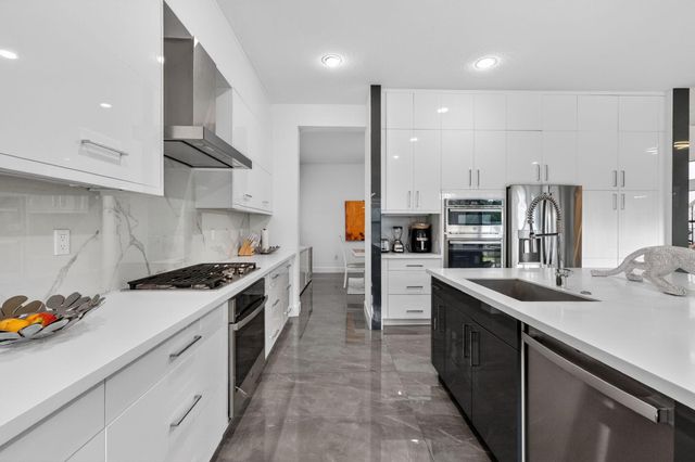 17574 Sparkling River Road, Boca Raton, FL 33496