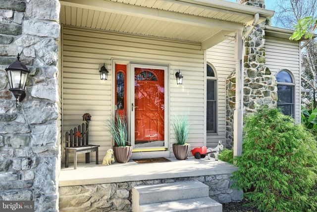 571 LAKE MEADE DR, East Berlin, PA 17316