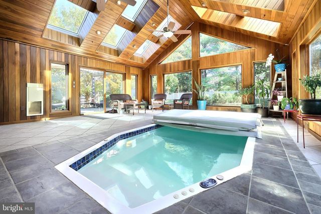 571 LAKE MEADE DR, East Berlin, PA 17316