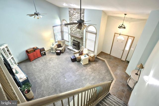 571 LAKE MEADE DR, East Berlin, PA 17316