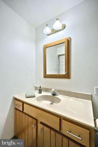 571 LAKE MEADE DR, East Berlin, PA 17316