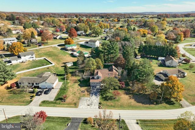 571 LAKE MEADE DR, East Berlin, PA 17316