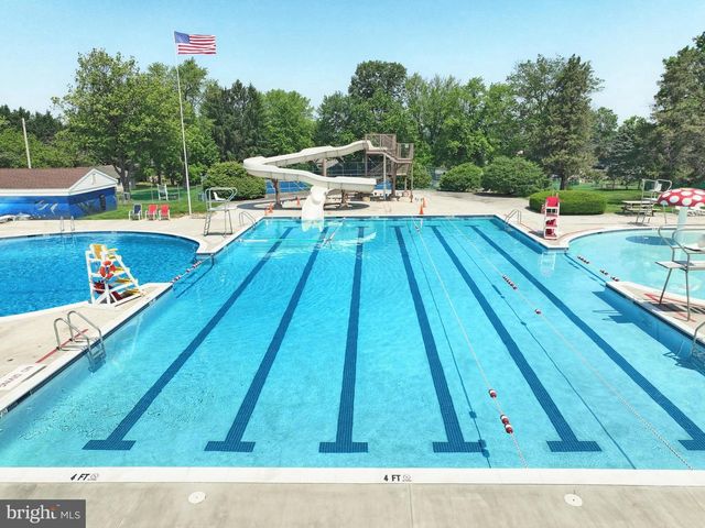 571 LAKE MEADE DR, East Berlin, PA 17316