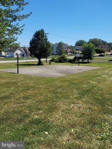 571 LAKE MEADE DR, East Berlin, PA 17316