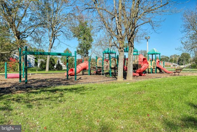 571 LAKE MEADE DR, East Berlin, PA 17316