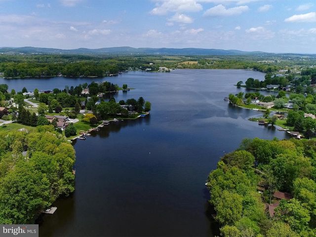 571 LAKE MEADE DR, East Berlin, PA 17316