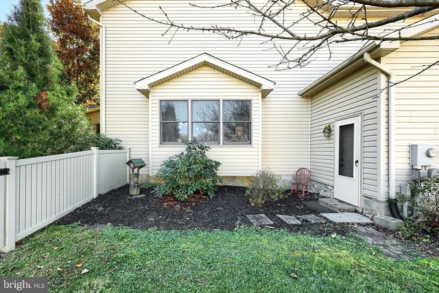 571 LAKE MEADE DR, East Berlin, PA 17316