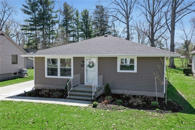 97 Huntington Court, Hamburg, NY 14075