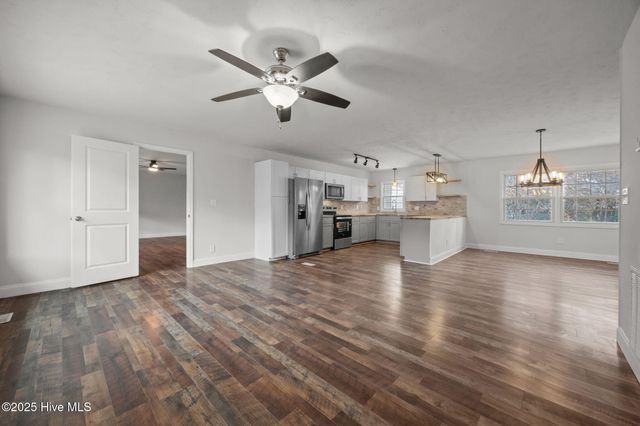 504 Oakwood Avenue, Jacksonville, NC 28546