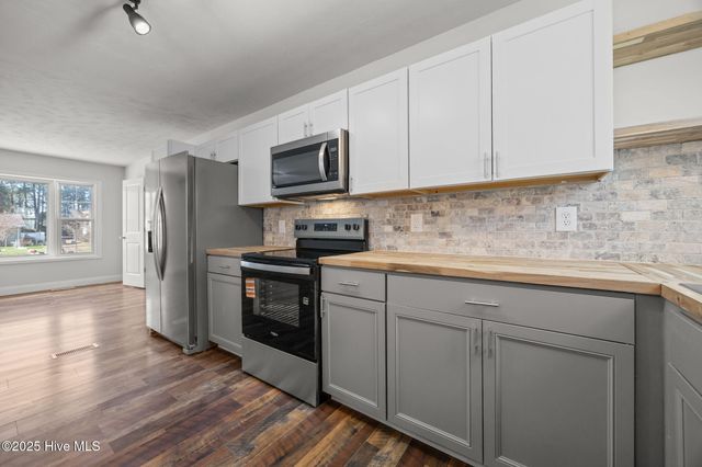 504 Oakwood Avenue, Jacksonville, NC 28546