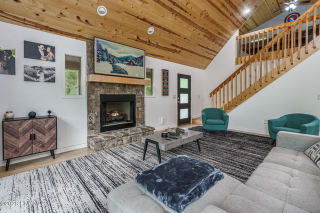 135 Heritage Trail, Brasstown, NC 28902