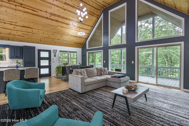 135 Heritage Trail, Brasstown, NC 28902